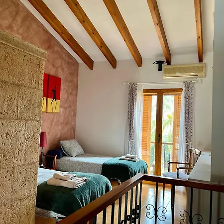 Adosado En Con Gran Jardin Denia
